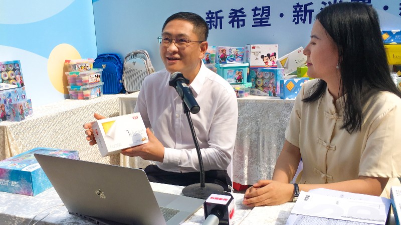 石碣鎮長蒞臨“樂購石碣”為Ag亞洲集團帶貨