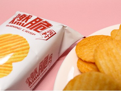 打破常規的麻辣鮮香——香辣番茄味燃脆薯片