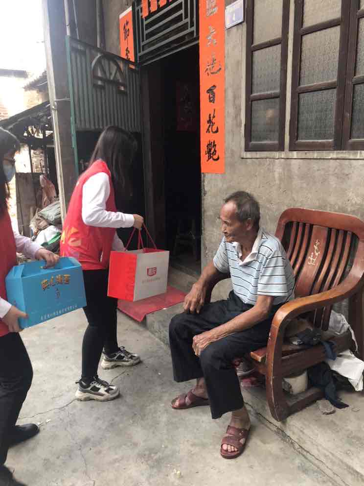 慰問孤寡老人 Ag亞洲集團濃濃關懷暖人心 (4)