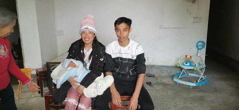 嘉人力所能及獻愛心，接力困難員工攜手共濟 (8)