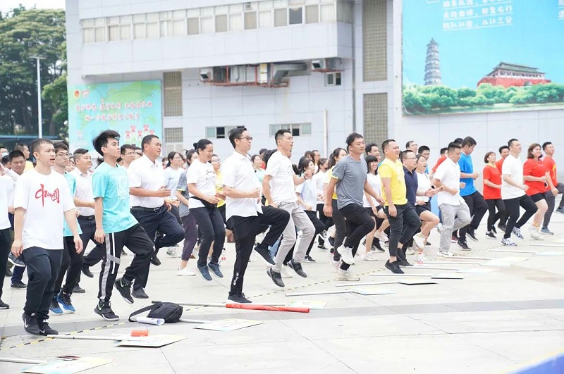 厲害了我的嘉人們！石碣鎮(zhèn)第八屆青年職工趣味運(yùn)動(dòng)會(huì)Ag亞洲集團(tuán)食品獲團(tuán)體“二等獎(jiǎng)”