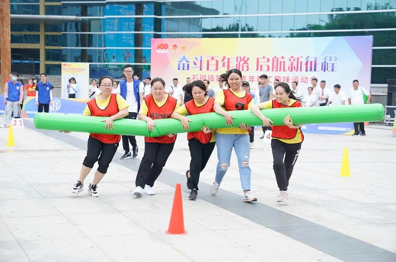 厲害了我的嘉人們！石碣鎮(zhèn)第八屆青年職工趣味運(yùn)動(dòng)會(huì)Ag亞洲集團(tuán)食品獲團(tuán)體“二等獎(jiǎng)”