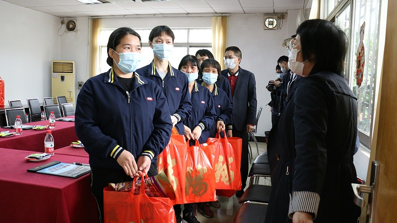 心系職工送溫暖,新春慰問暖人心 心系職工送溫暖,新春慰問暖人心