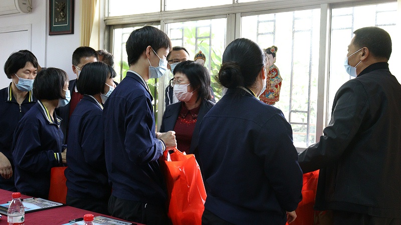 心系職工送溫暖，新春慰問暖人心